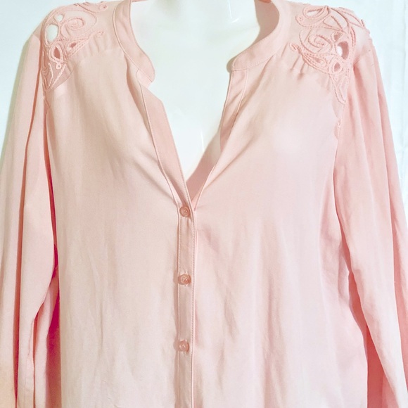 Ladies Blouse - Picture 3 of 5
